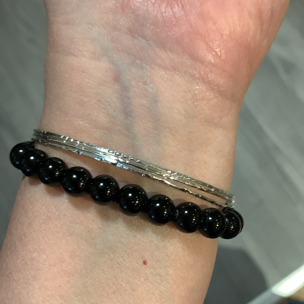 Four bracelets - Picture 4 of 6